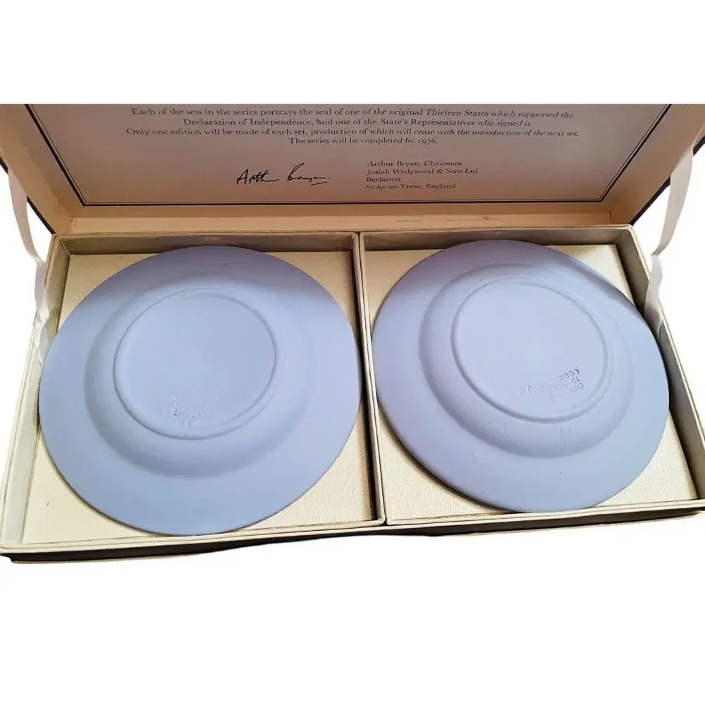 Wedgwood Jasperware Blue /White Massachusetts State Seal Series 4.25